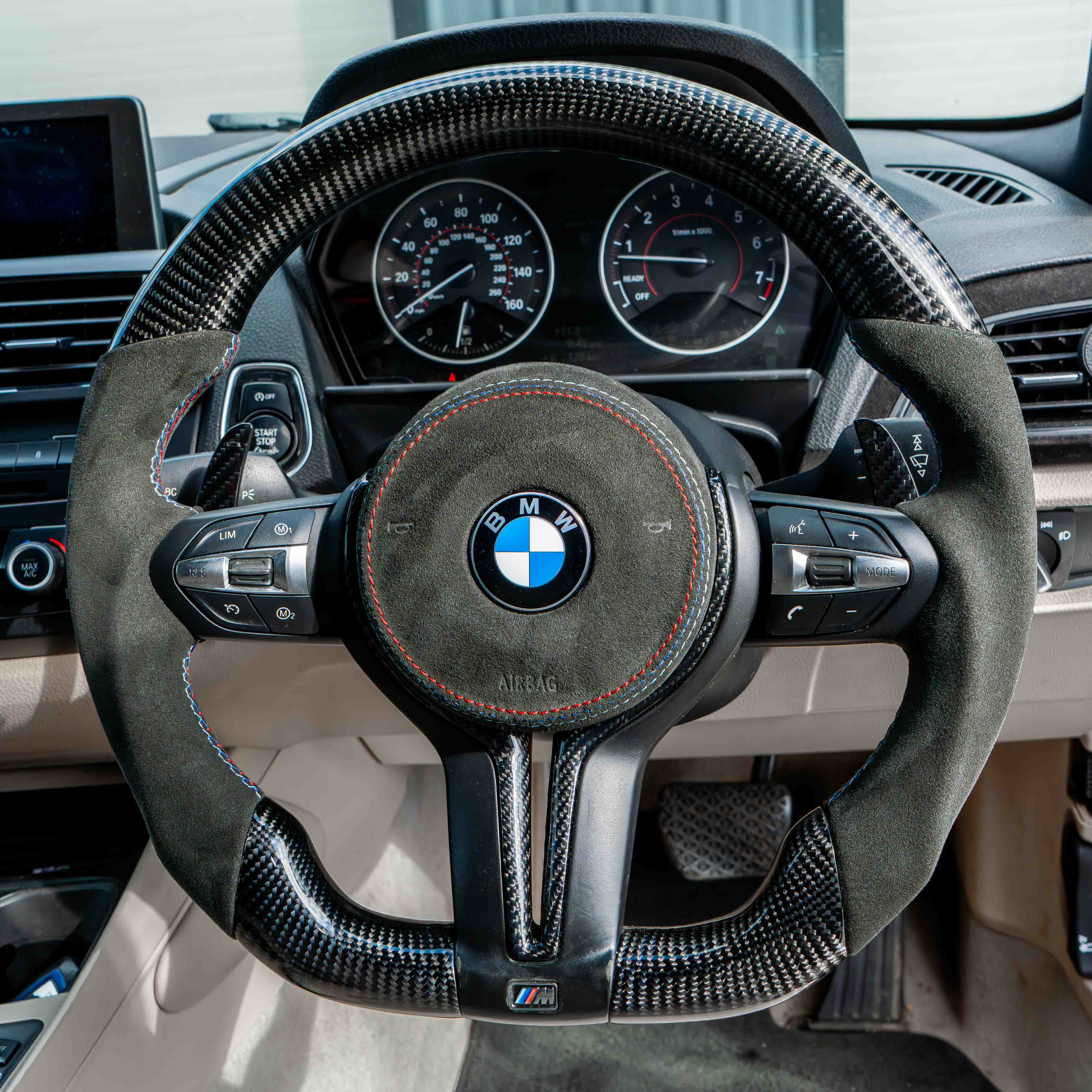 Volante BMW – Carbono y Alcántara