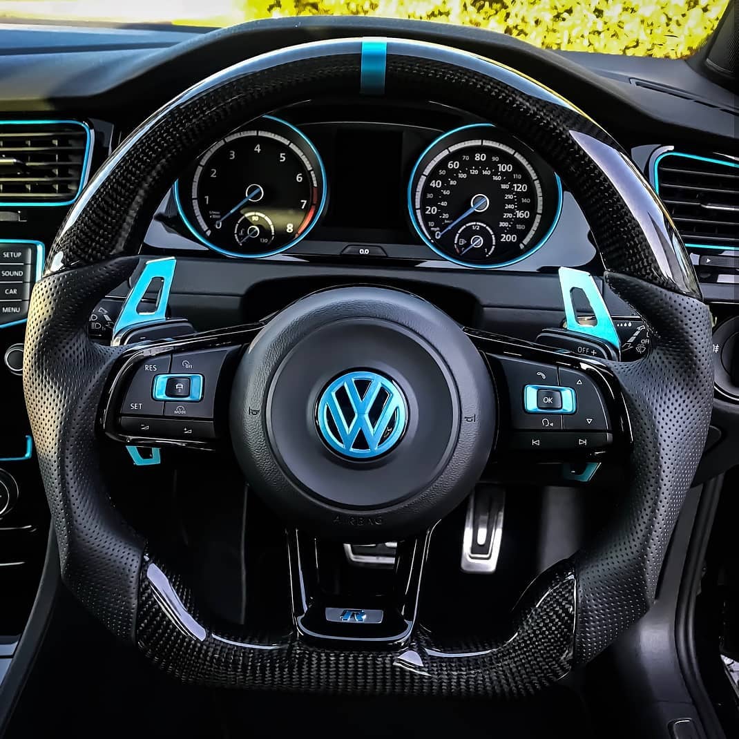 Volante Volkswagen R – Carbono y Cuero