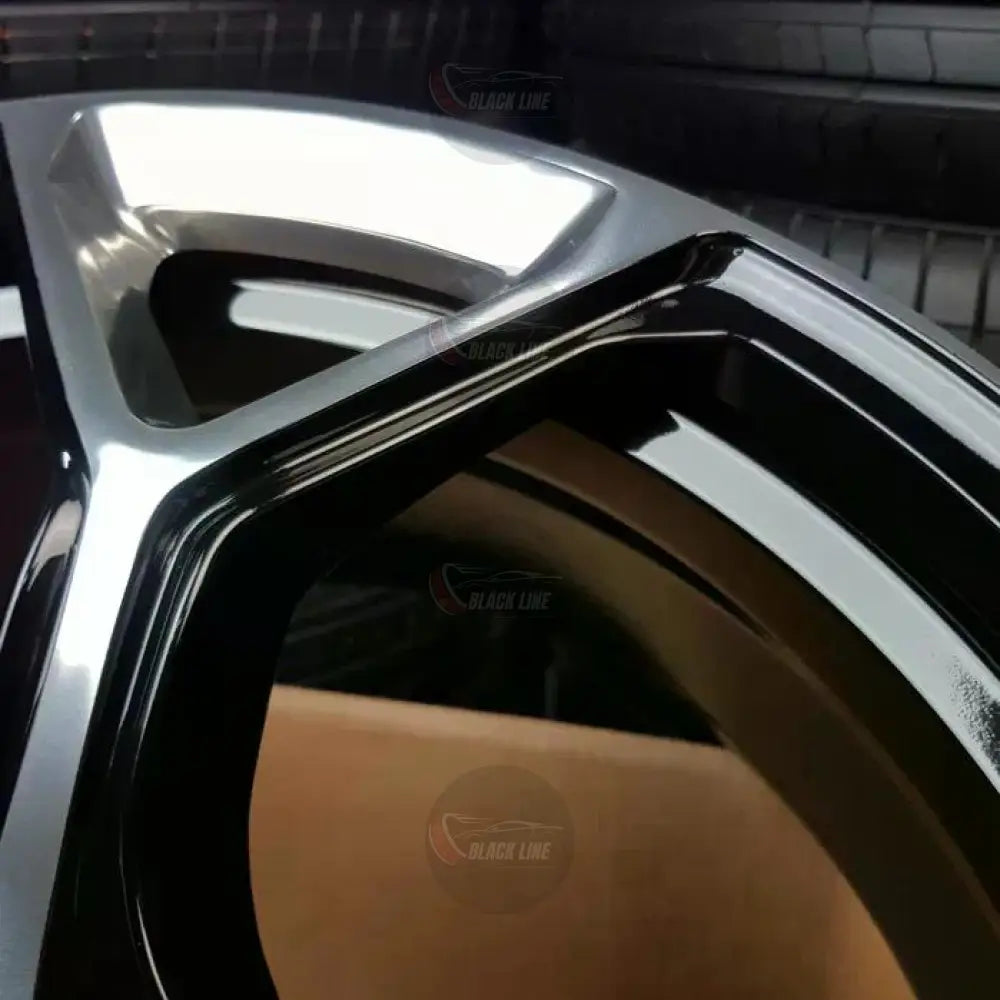 Llantas Deportivas Estilo Audi de Cinco Radios Dobles – Negro y Plata