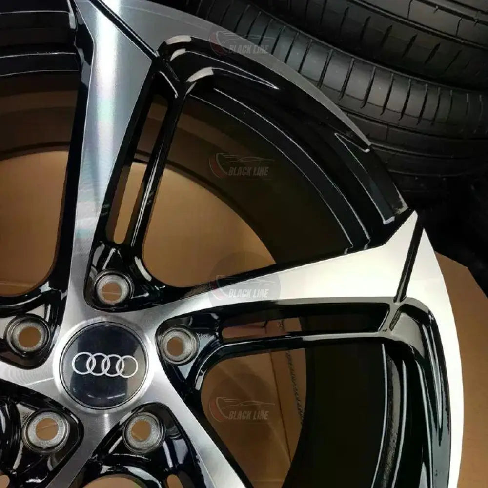 Llantas Deportivas Estilo Audi de Cinco Radios Dobles – Negro y Plata