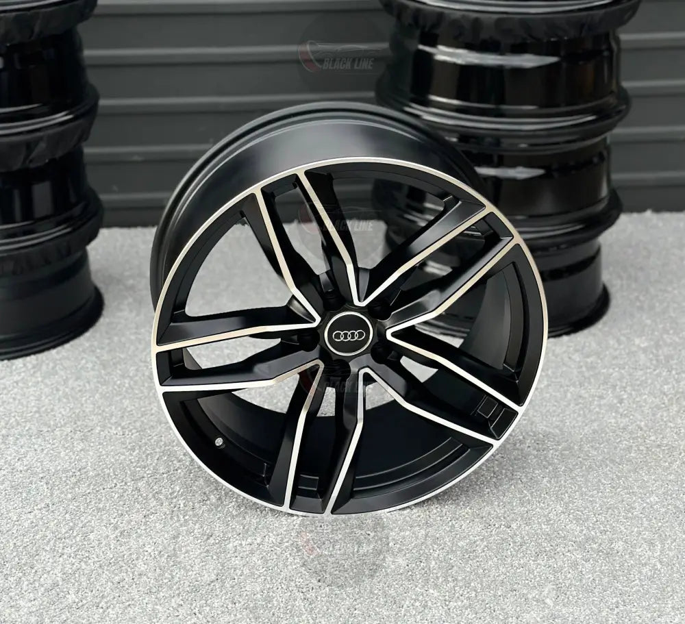 Llantas Deportivas Estilo Audi de Cinco Radios Dobles – Negro y Plata