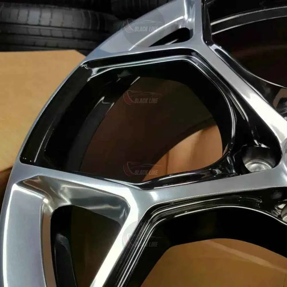 Llantas Deportivas Estilo Audi de Cinco Radios Dobles – Negro y Plata