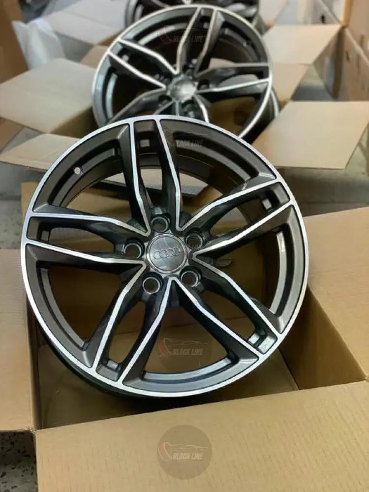 Llantas Deportivas Estilo Audi de Cinco Radios Dobles – Negro y Plata