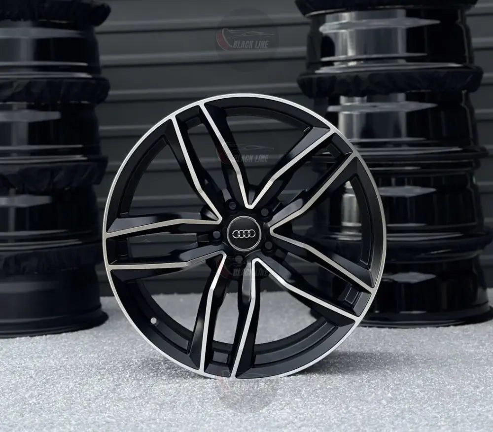 Llantas Deportivas Estilo Audi de Cinco Radios Dobles – Negro y Plata