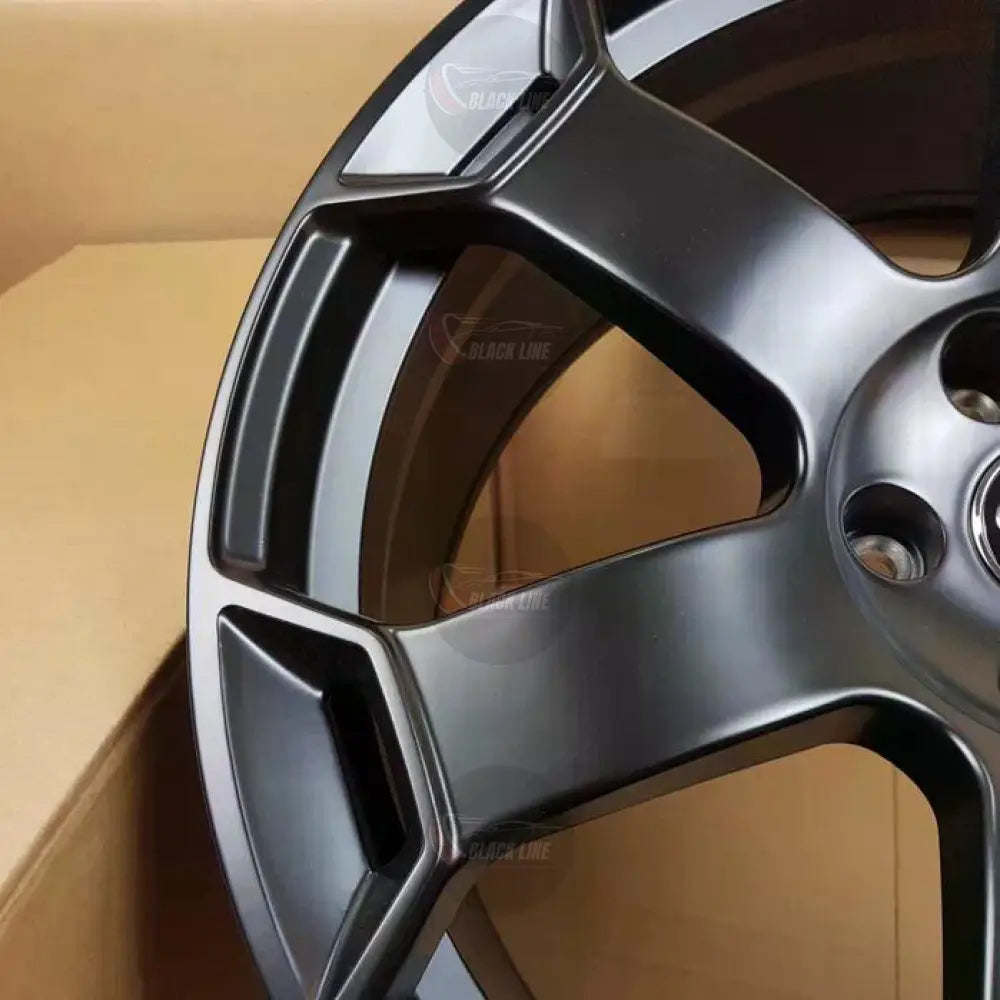 Llantas Deportivas Estilo Audi de Cinco Radios – Negro