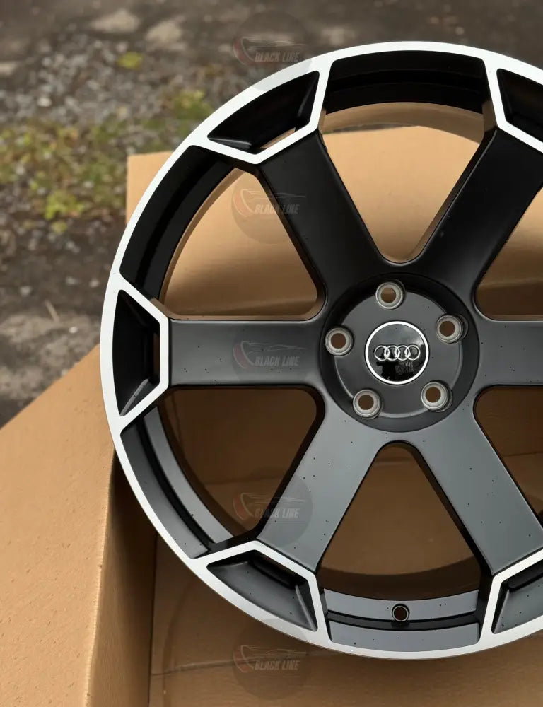 Llantas Deportivas Estilo Audi de Cinco Radios – Negro y Plata
