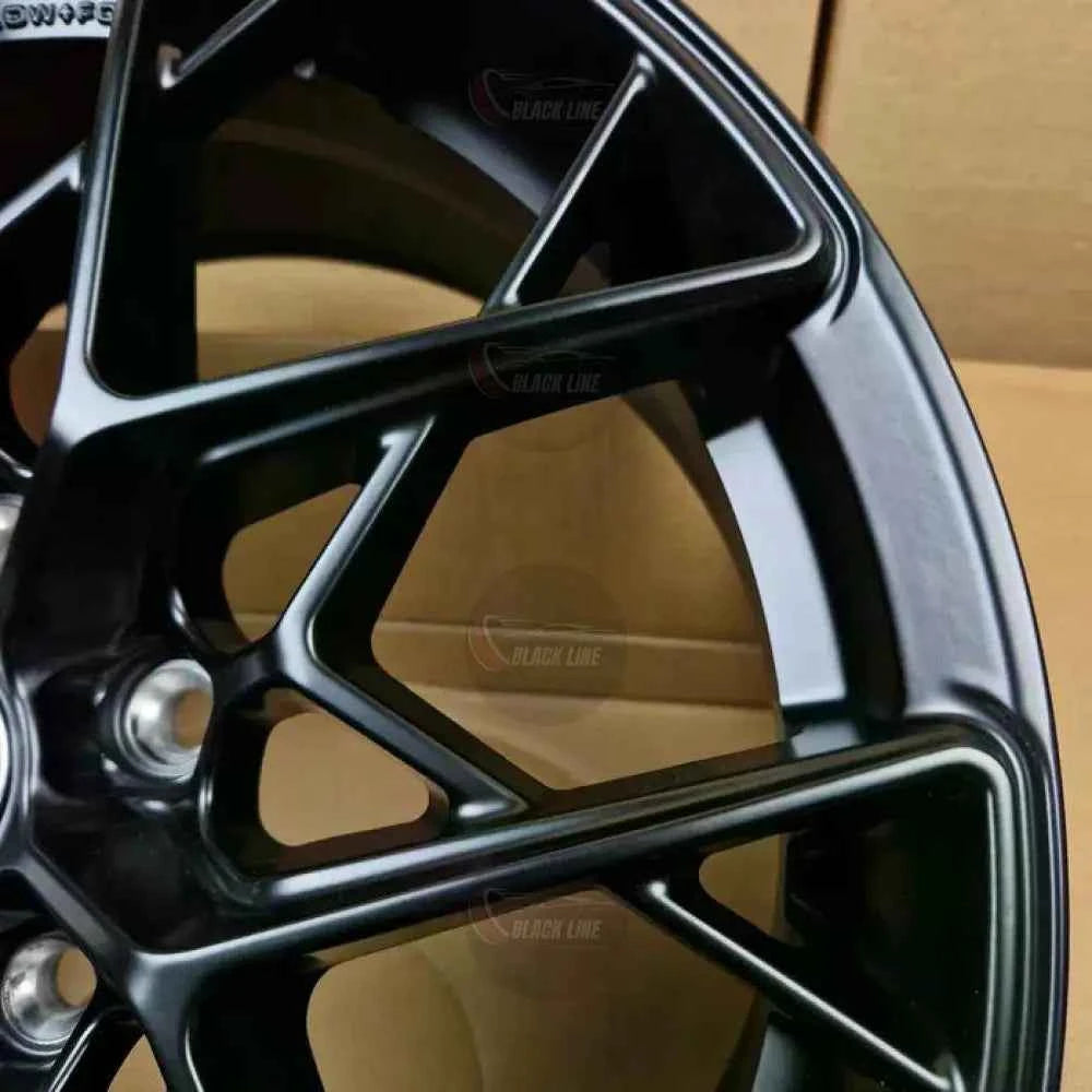 Llantas Deportivas Estilo Audi Multirradio Geométrico – Negro