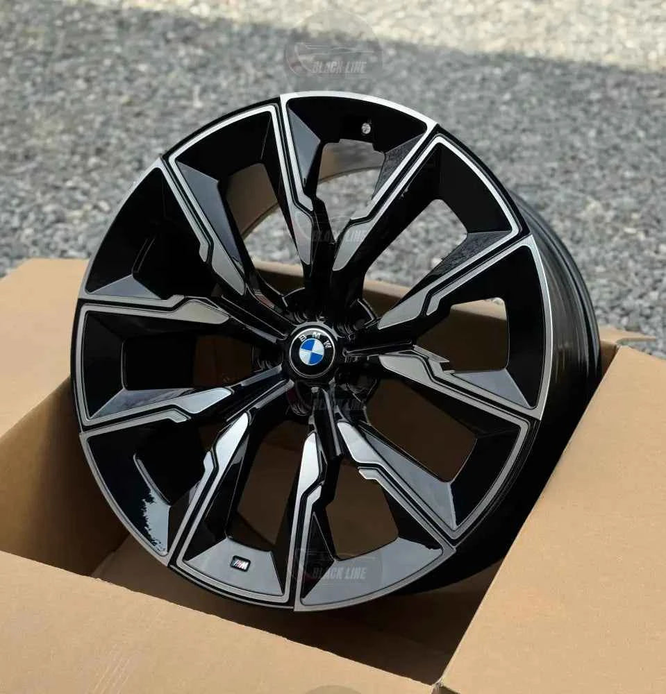 Llantas Deportivas Estilo BMW con Radios Angulares – Negro y Plata