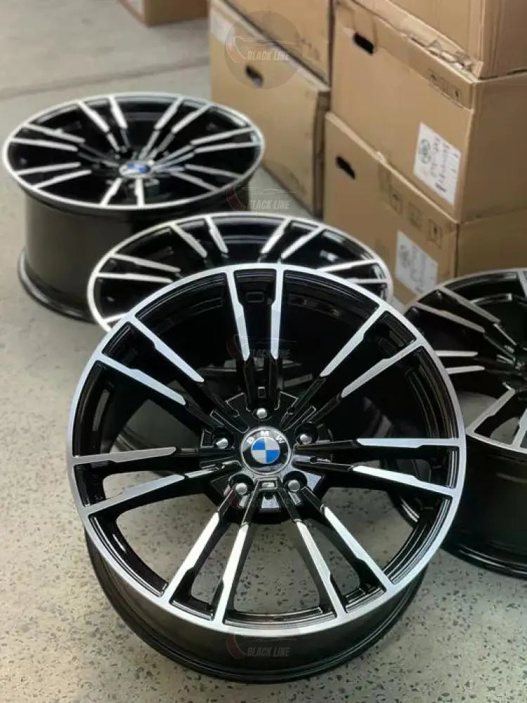 Llantas Deportivas Estilo BMW con Radios En Y – Negro y Plata