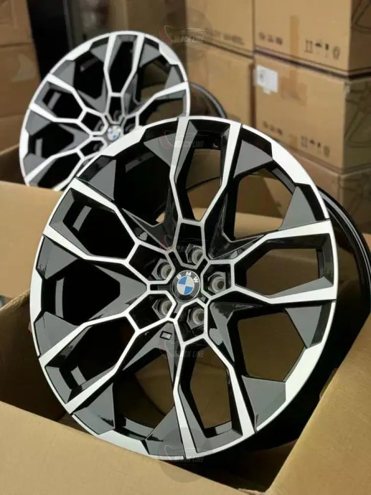 Llantas Deportivas Estilo BMW con Radios En Y – Negro y Plata