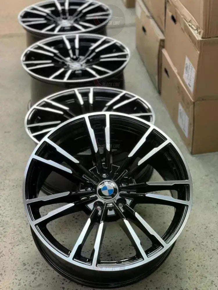 Llantas Deportivas Estilo BMW con Radios En Y – Negro y Plata