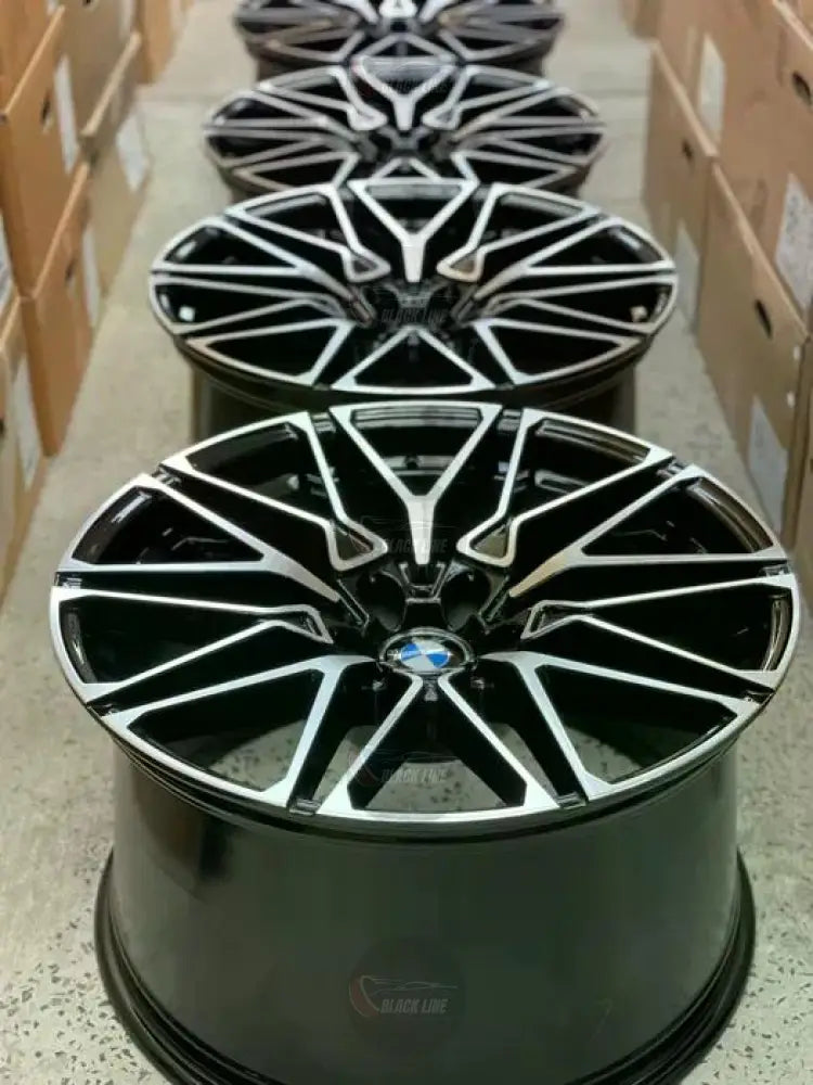 Llantas Deportivas Estilo BMW con Radios En Y – Negro y Plata