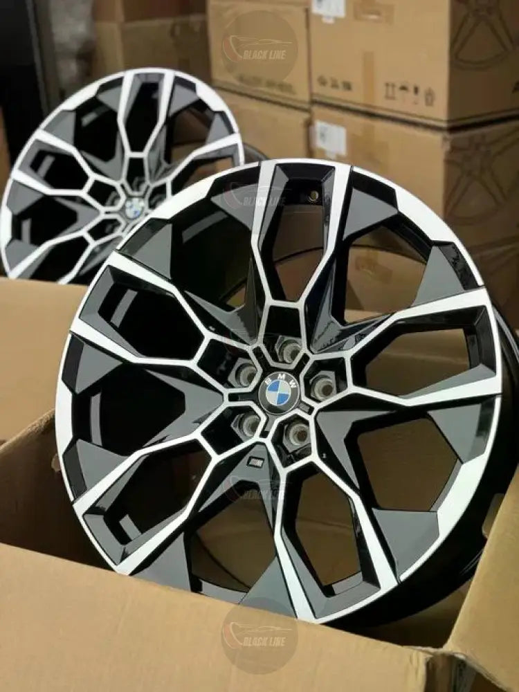 Llantas Deportivas Estilo BMW con Radios En Y – Negro y Plata