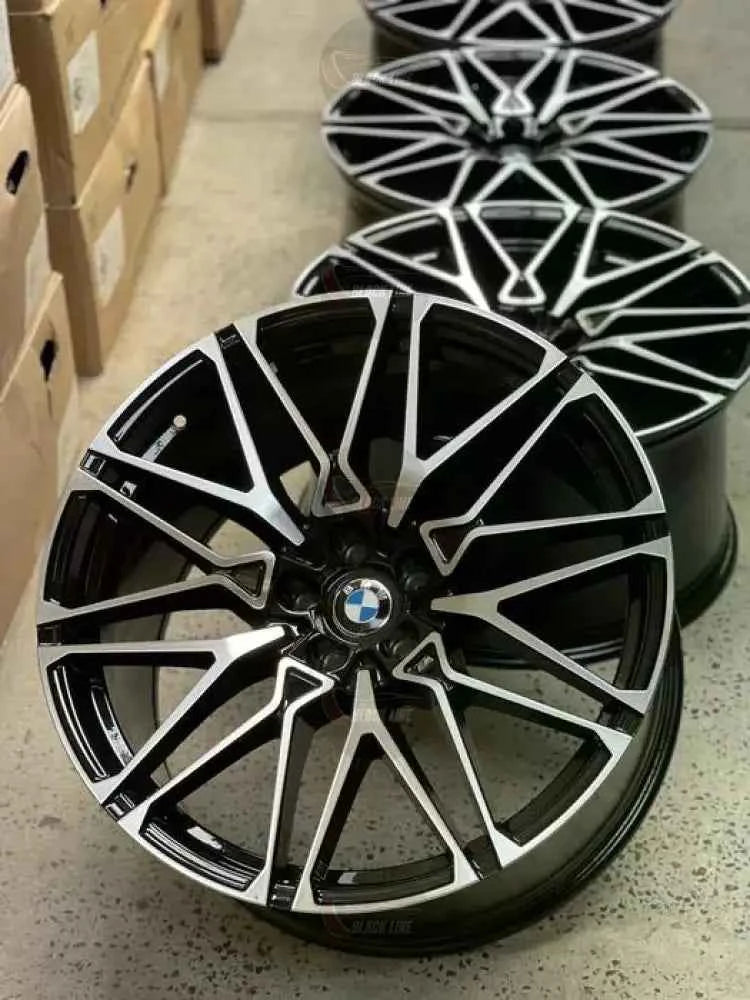 Llantas Deportivas Estilo BMW con Radios En Y – Negro y Plata