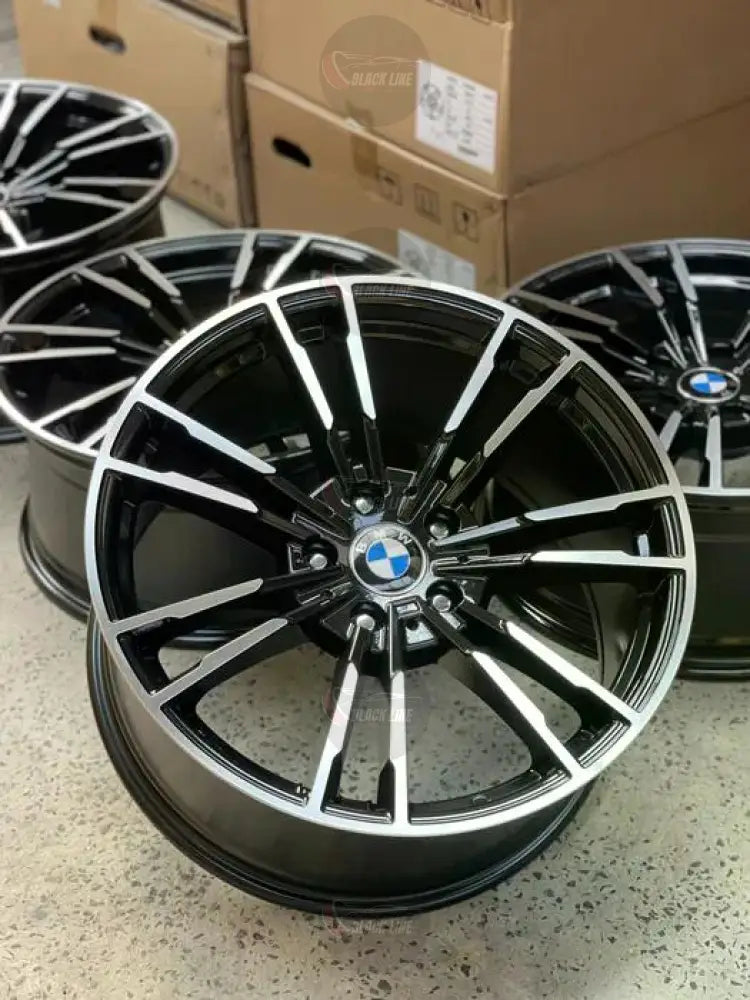 Llantas Deportivas Estilo BMW con Radios En Y – Negro y Plata