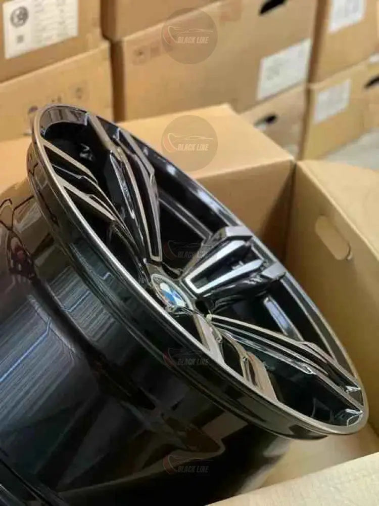 Llantas Deportivas Estilo BMW de Cinco Radios Dobles – Acabado Bicolor Negro y Plata