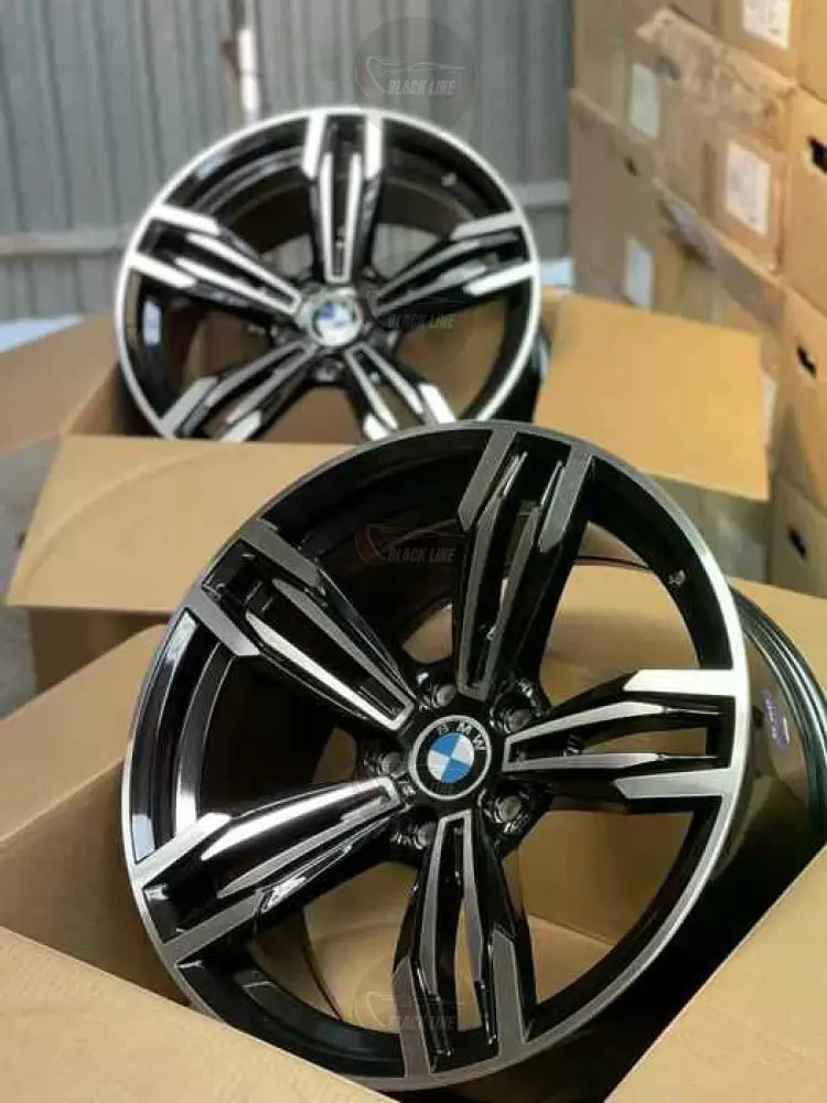 Llantas Deportivas Estilo BMW de Cinco Radios Dobles – Acabado Bicolor Negro y Plata