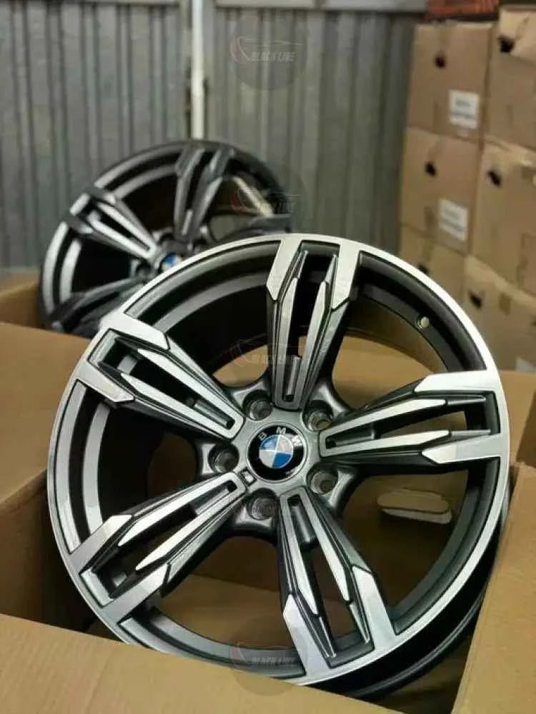 Llantas Deportivas Estilo BMW de Cinco Radios Dobles – Negro y Plata