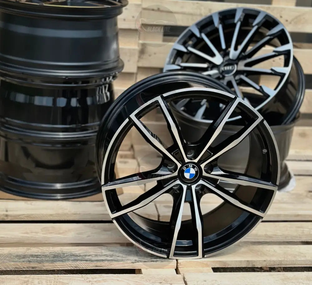 Llantas Deportivas Estilo BMW de Cinco Radios Dobles – Negro y Plata