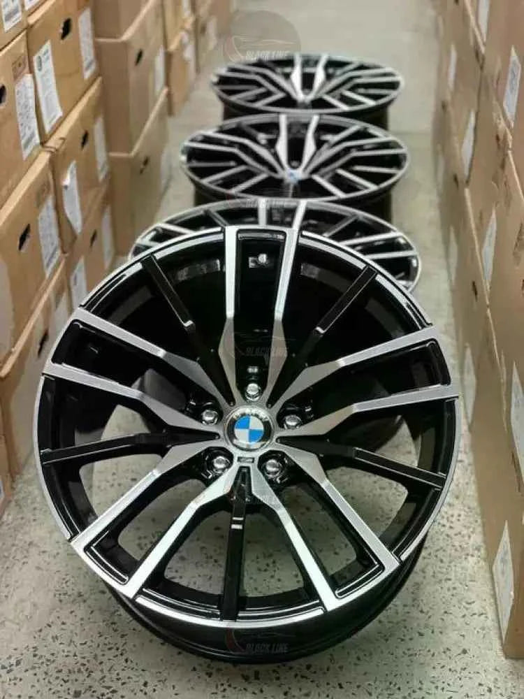 Llantas Deportivas Estilo BMW de Cinco Radios Dobles – Negro y Plata