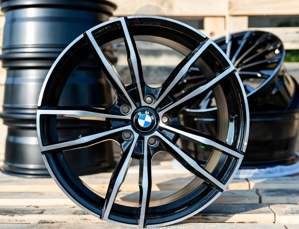 Llantas Deportivas Estilo BMW de Cinco Radios Dobles – Negro y Plata