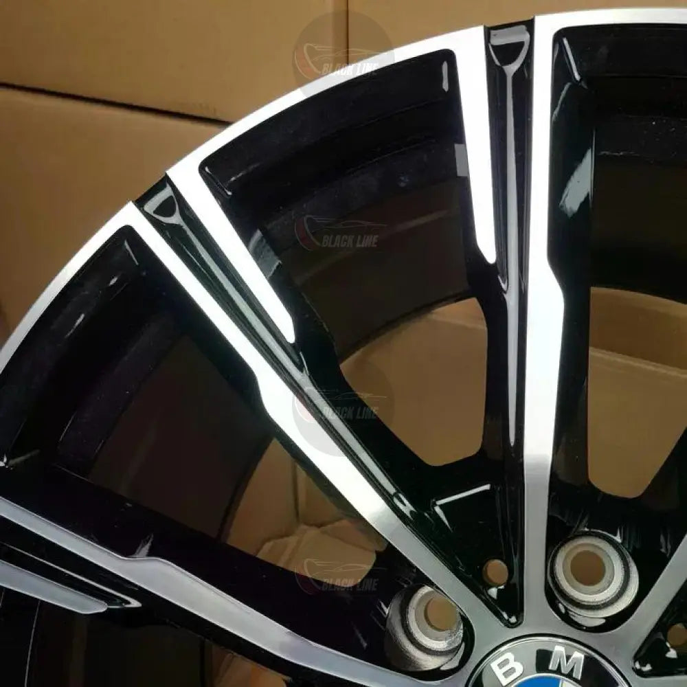 Llantas Deportivas Estilo BMW de Cinco Radios Dobles – Negro y Plata