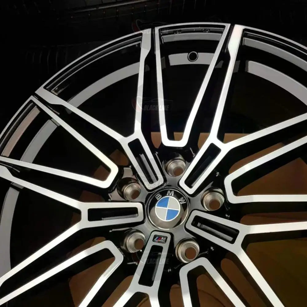 Llantas Deportivas Estilo BMW de Cinco Radios Dobles – Negro y Plata