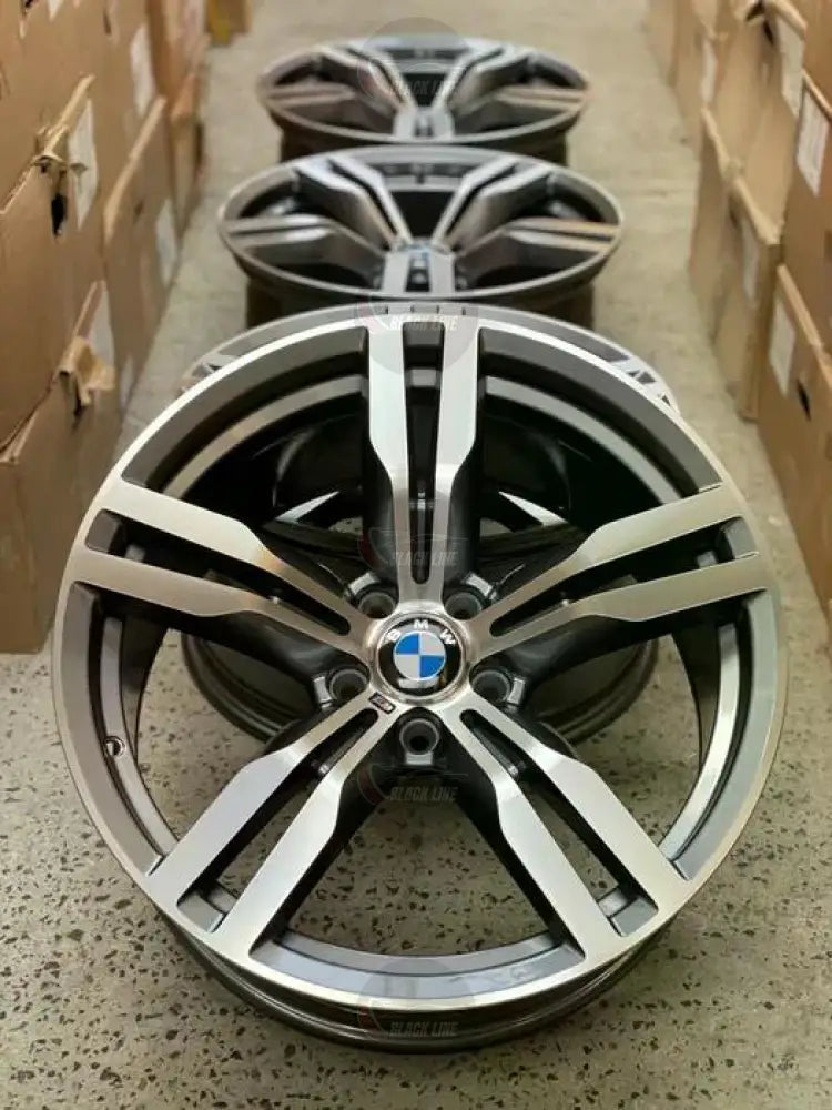 Llantas Deportivas Estilo BMW de Cinco Radios Dobles – Negro y Plata