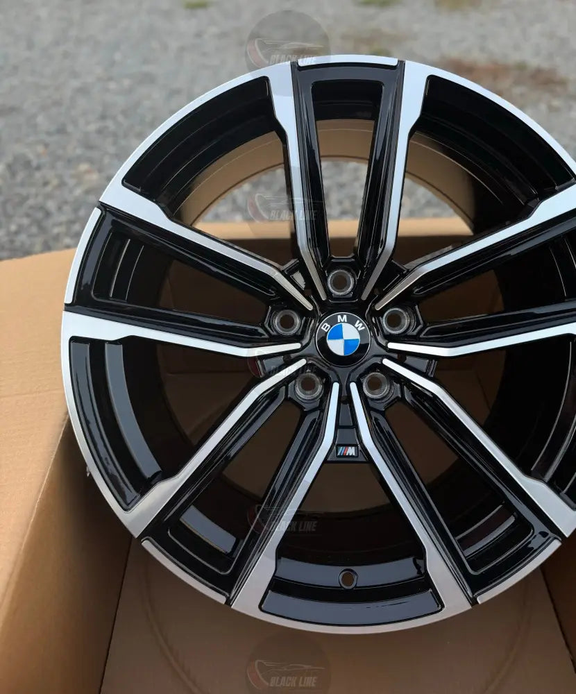 Llantas Deportivas Estilo BMW de Cinco Radios Dobles – Negro y Plata