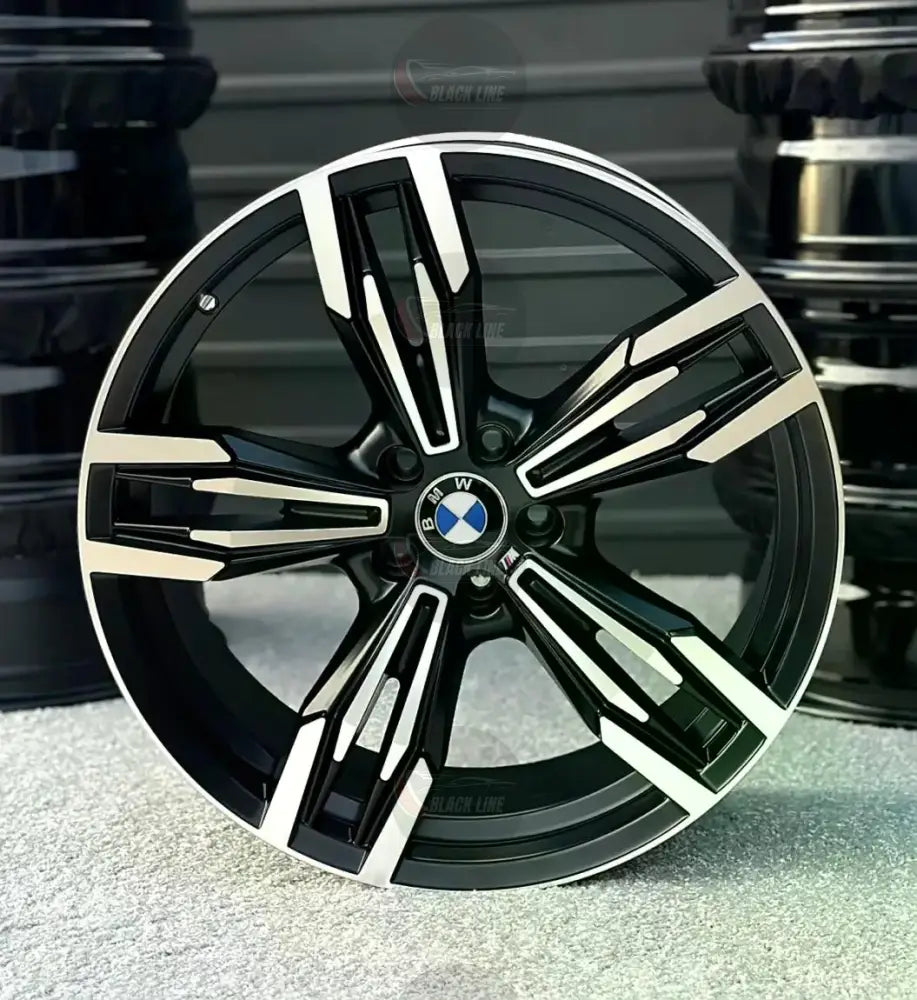 Llantas Deportivas Estilo BMW de Cinco Radios Dobles – Negro y Plata