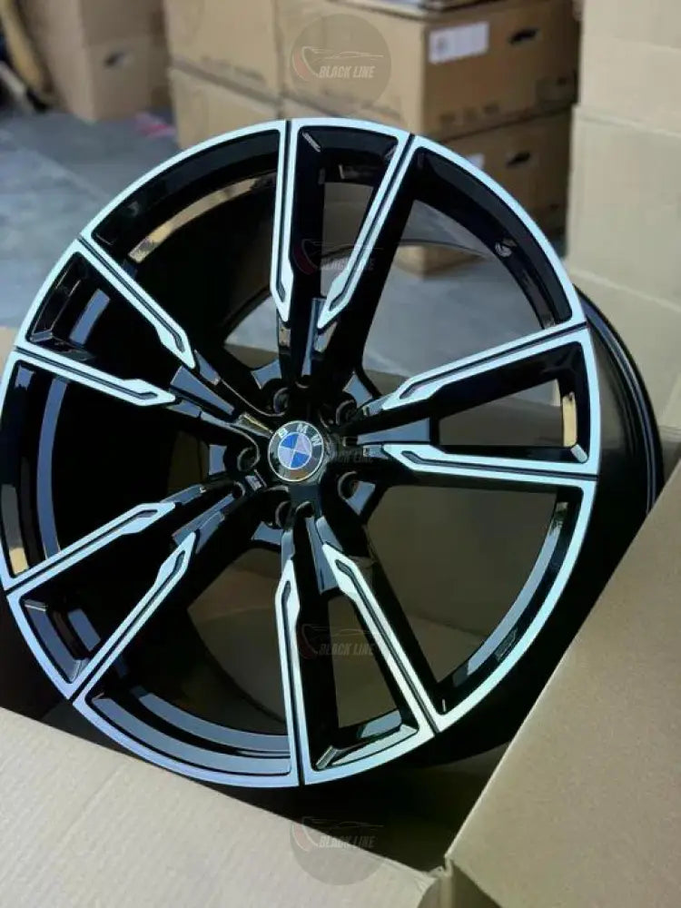 Llantas Deportivas Estilo BMW de Cinco Radios Dobles – Negro y Plata