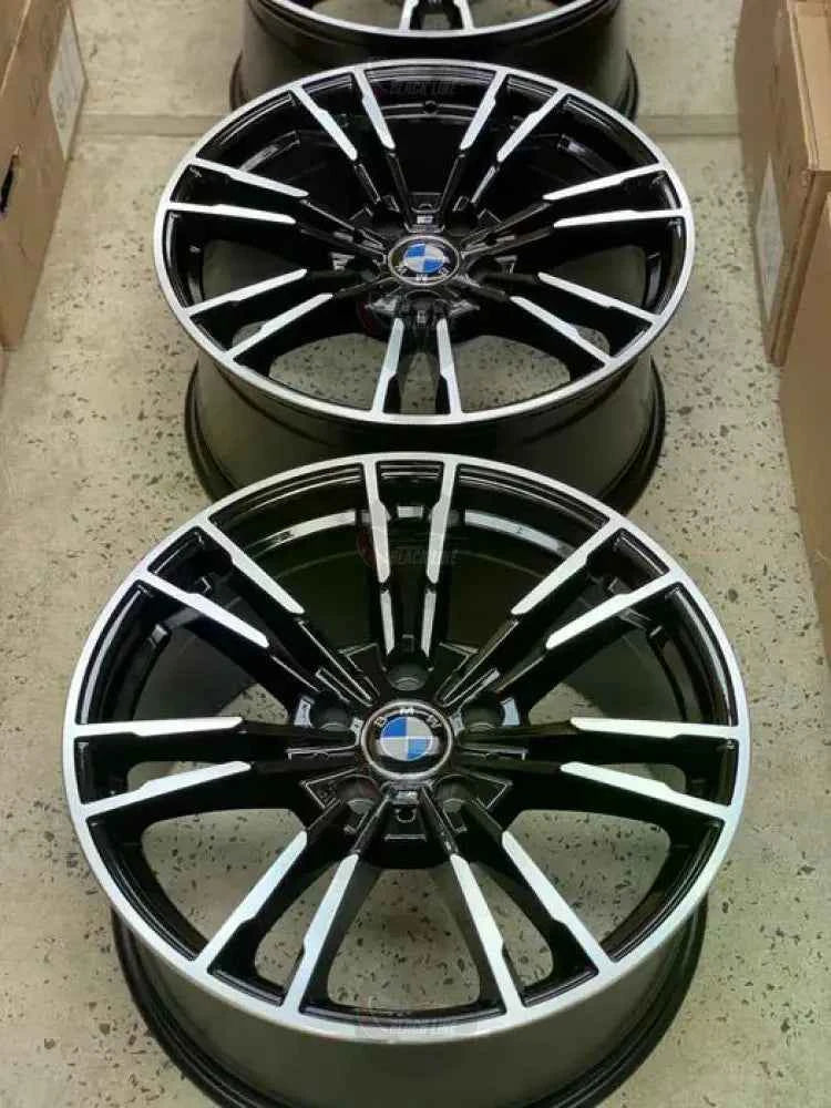 Llantas Deportivas Estilo BMW de Cinco Radios Dobles – Negro y Plata