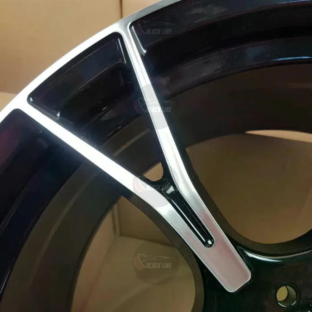 Llantas Deportivas Estilo BMW de Cinco Radios Dobles – Negro y Plata