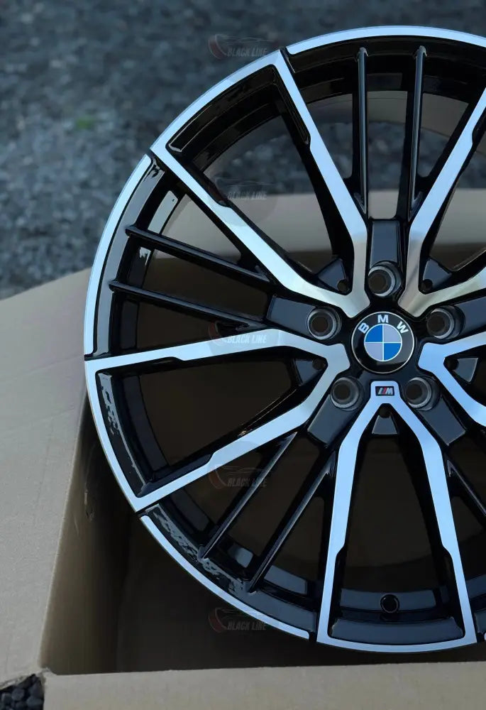 Llantas Deportivas Estilo BMW de Cinco Radios Dobles – Negro y Plata