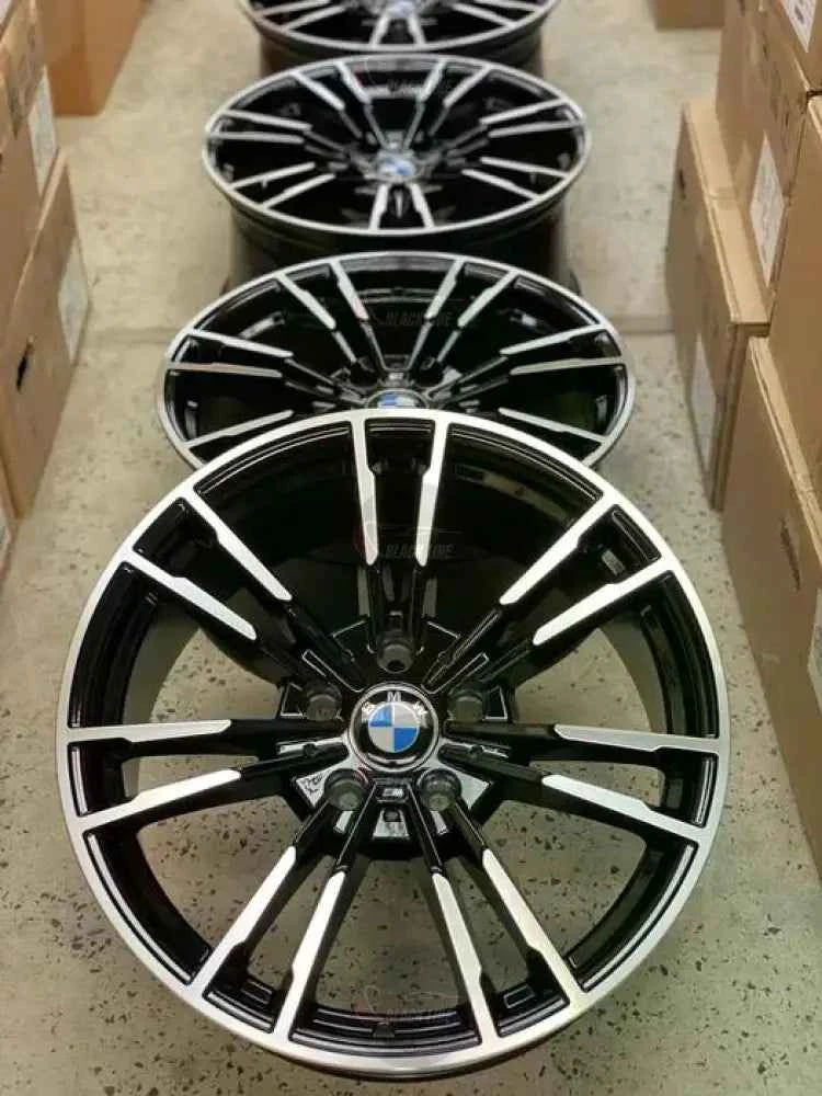 Llantas Deportivas Estilo BMW de Cinco Radios Dobles – Negro y Plata