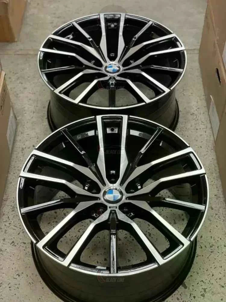 Llantas Deportivas Estilo BMW de Cinco Radios Dobles – Negro y Plata