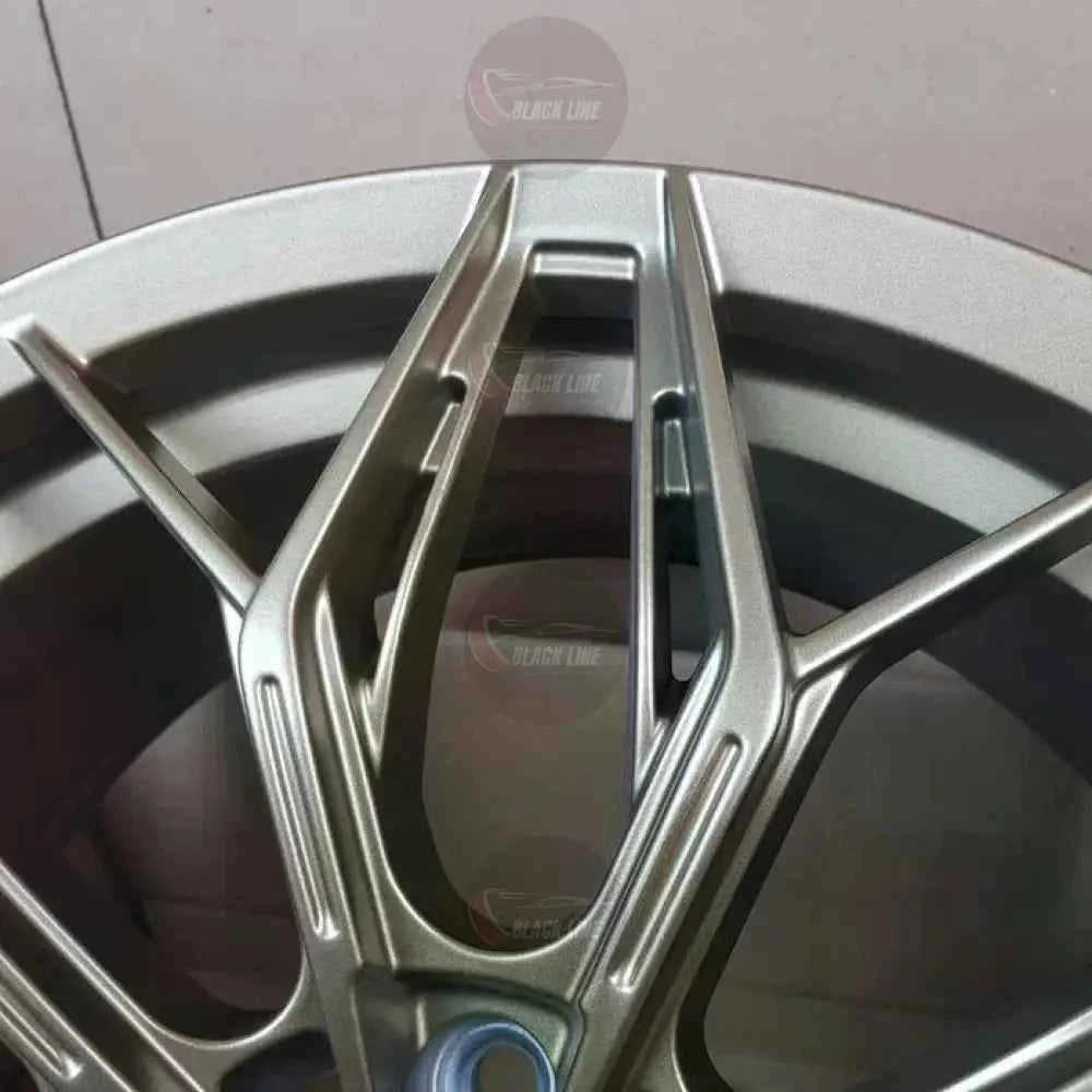 Llantas Deportivas Estilo BMW de Multirradio Geométrico – Gris Grafito