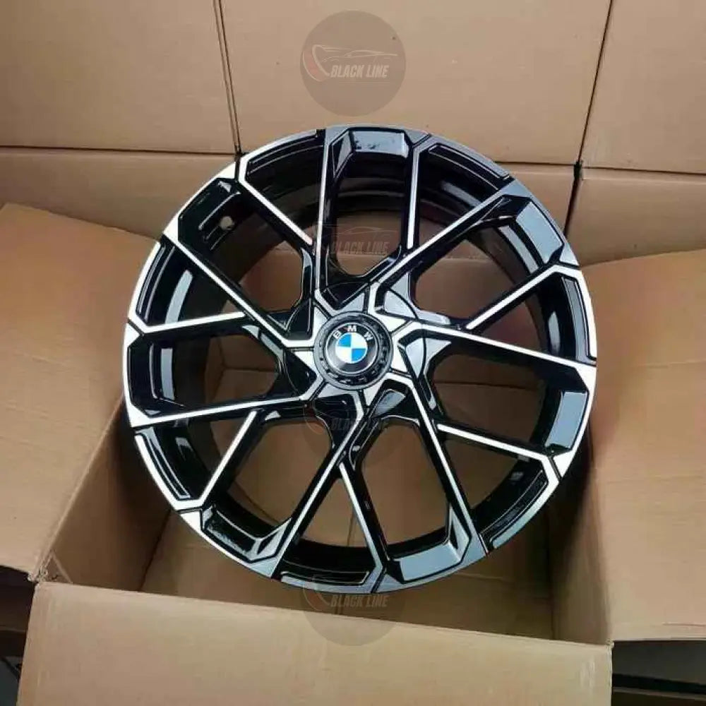 Llantas Deportivas Estilo BMW Multirradio – Diseño Angular en Negro Brillo y Plata