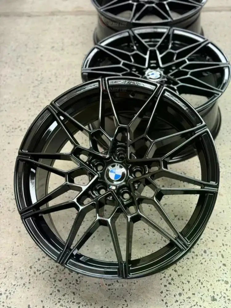 Llantas Deportivas Estilo BMW Multirradio Geométrico – Negro