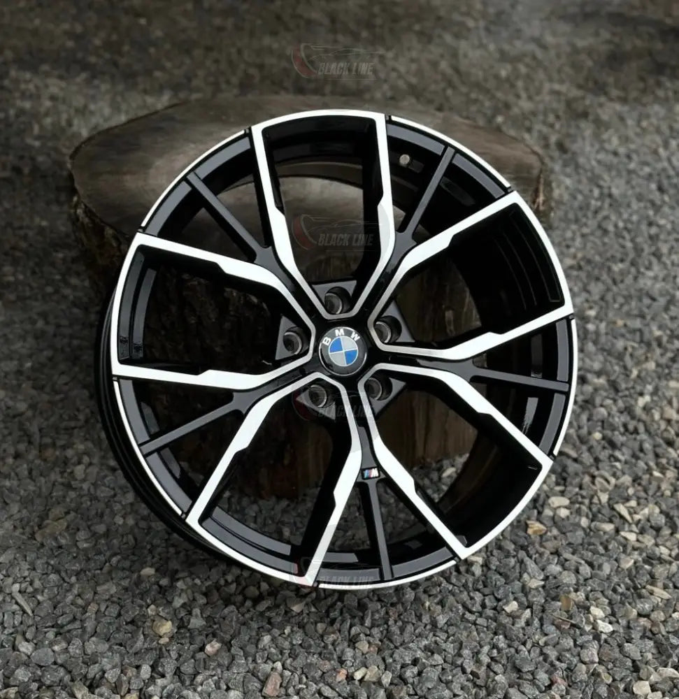 Llantas Deportivas Estilo BMW Multirradio Geométrico – Negro y Plata