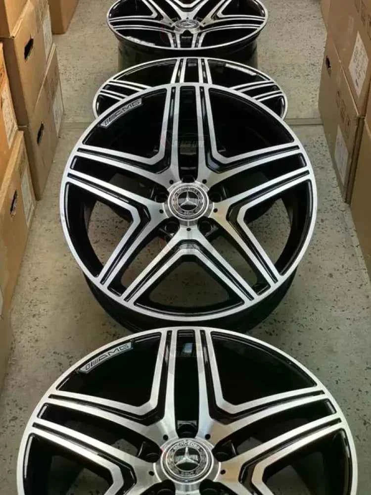 Llantas Deportivas Estilo Mercedes de Cinco Radios Dobles – Negro y Plata