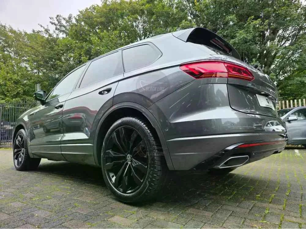 Llantas Deportivas Estilo Volkswagen con Radios Angulares – Negro