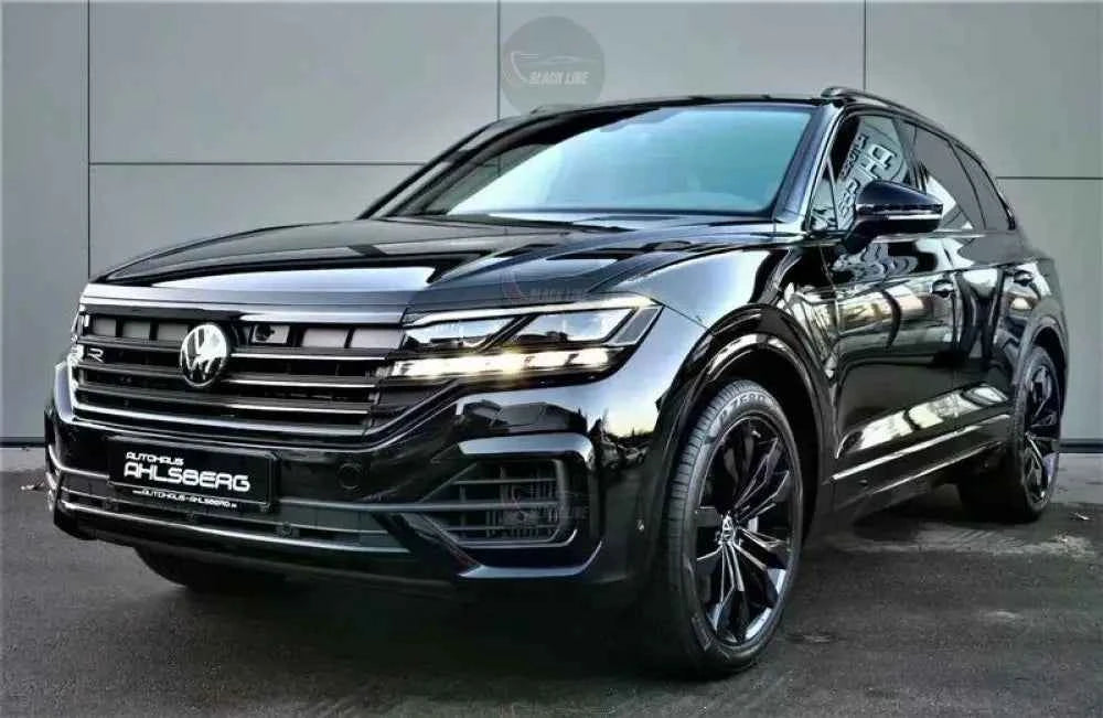 Llantas Deportivas Estilo Volkswagen con Radios Curvos – Negro y Plata