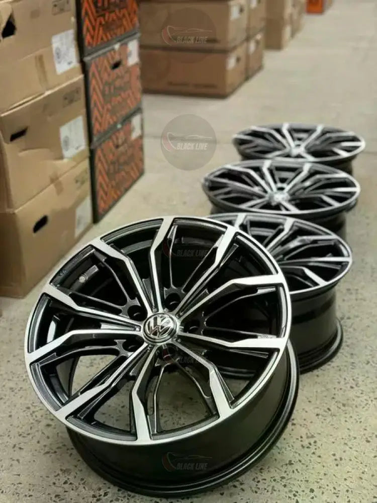 Llantas Deportivas Estilo Volkswagen con Radios En Y – Negro y Plata