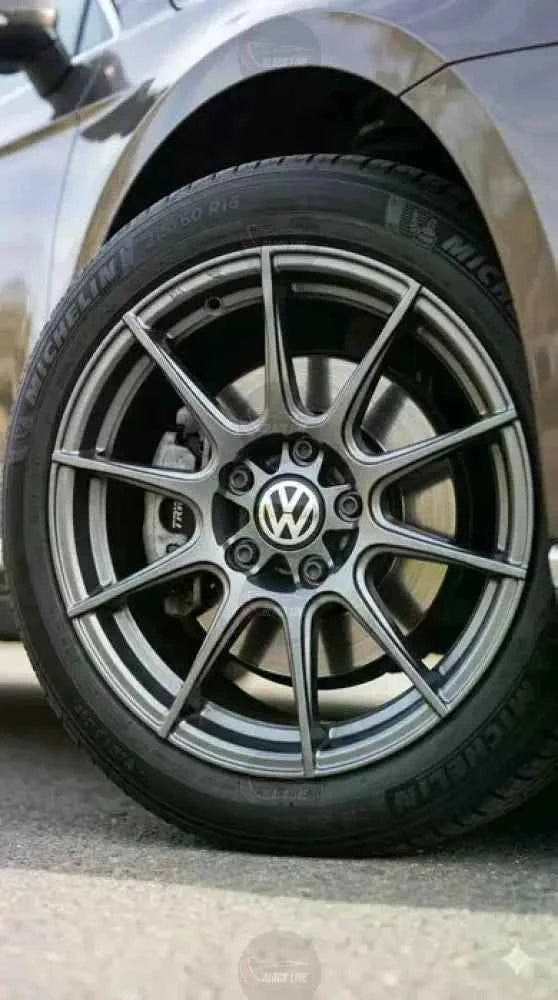 Llantas Deportivas Estilo Volkswagen de Cinco Radios Dobles – Gris Grafito