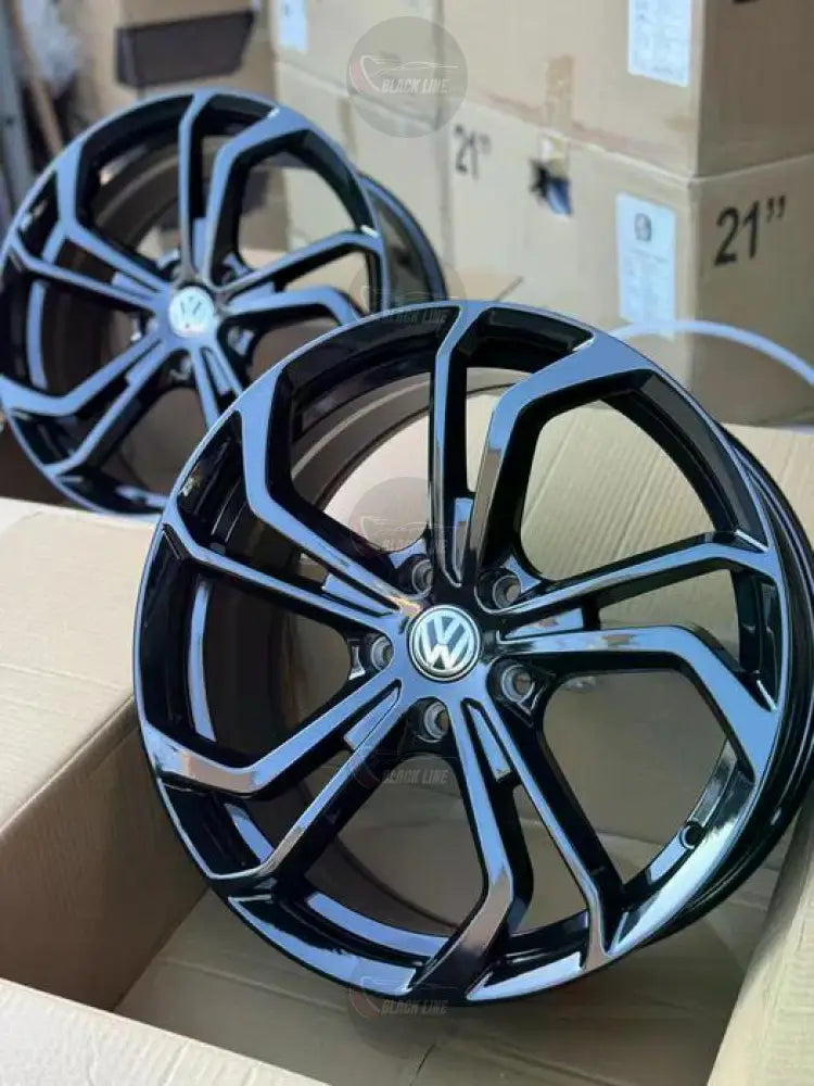 Llantas Deportivas Estilo Volkswagen de Cinco Radios Dobles – Gris Grafito