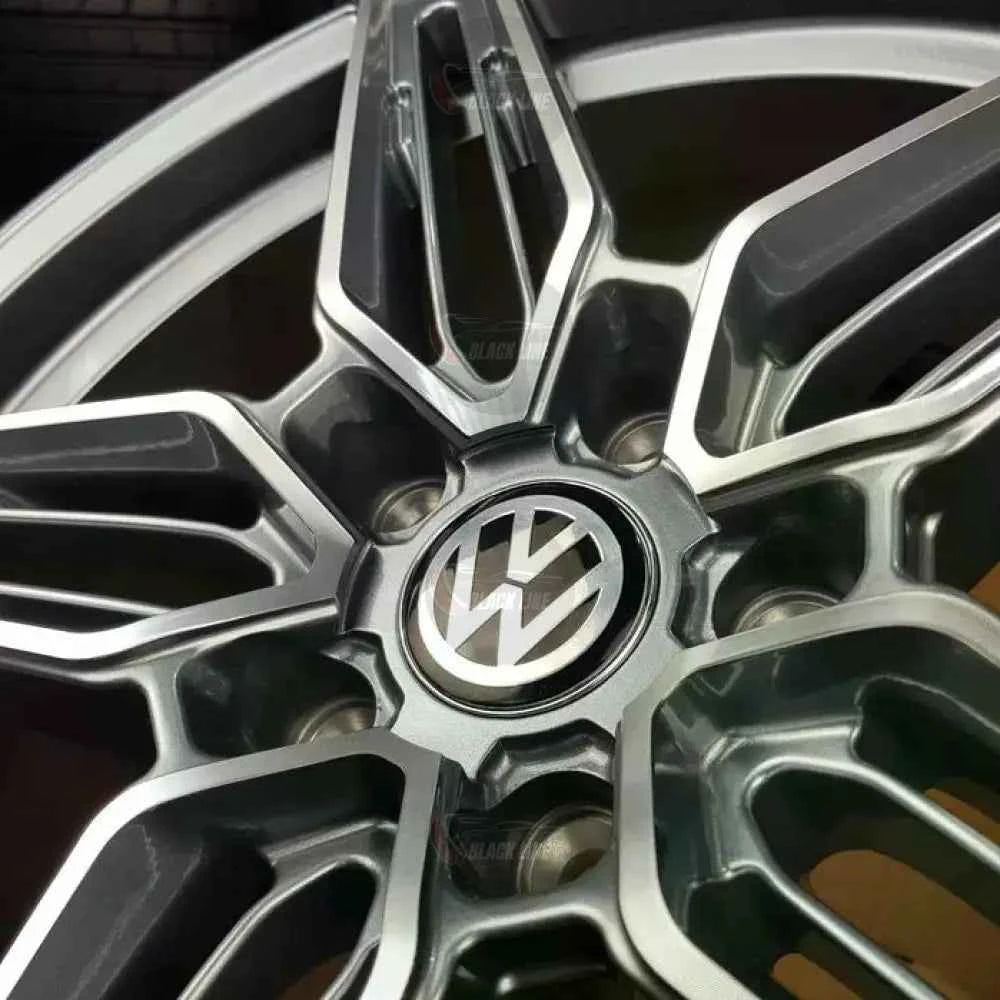 Llantas Deportivas Estilo Volkswagen de Cinco Radios Dobles – Negro y Plata