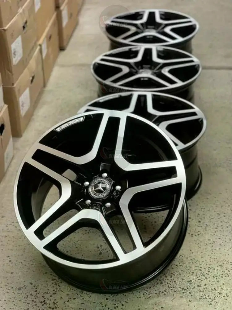 Llantas Deportivas Estilo Volkswagen de Cinco Radios Dobles – Negro y Plata