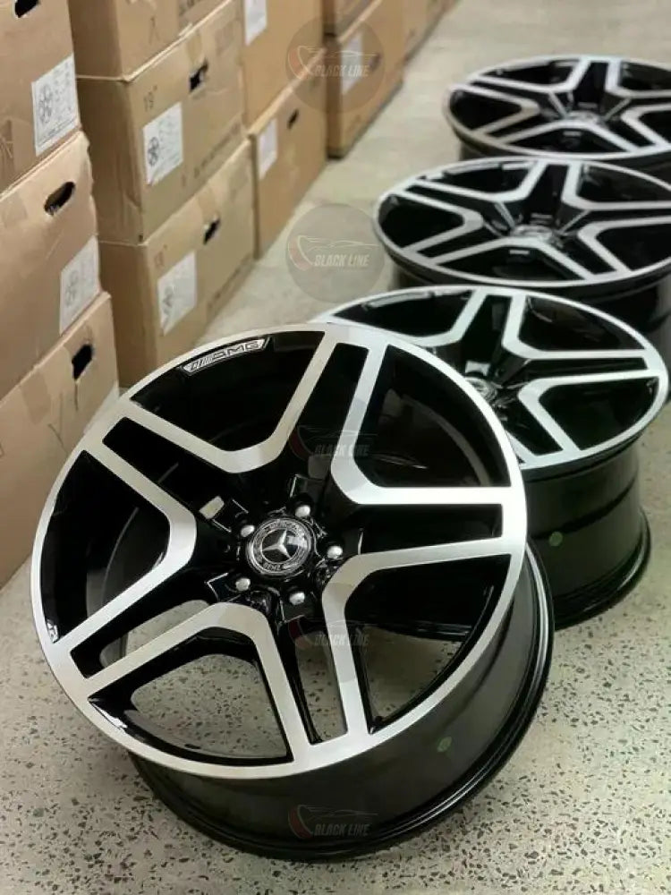 Llantas Deportivas Estilo Volkswagen de Cinco Radios Dobles – Negro y Plata