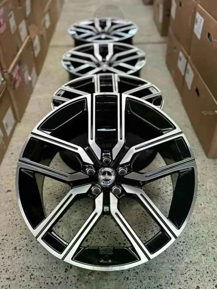 Llantas Deportivas Estilo Volkswagen de Cinco Radios Dobles – Negro y Plata
